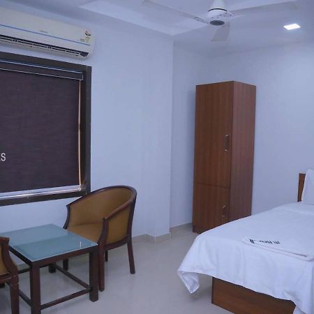 Redbell Suites Malapuram Малаппурам Экстерьер фото